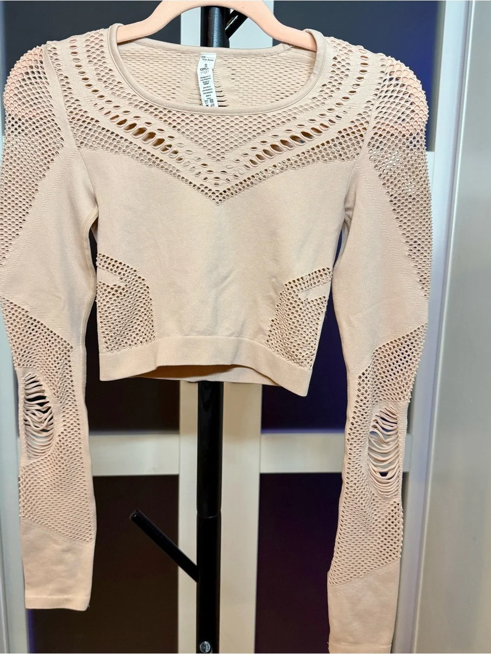 Alo Yoga Siren Long Sleeve Mesh Performance Crop Top, pink, small.